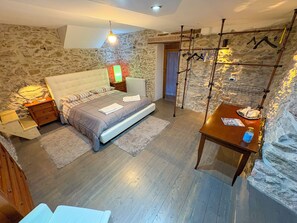 Quadruple Room | Soundproofing, free WiFi - B&B StudioArcodia - Sant'Andrea (San Marco d'Alunzio)