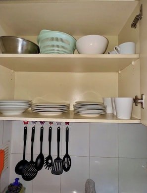 Microwave dan peralatan masak/sendok-piring