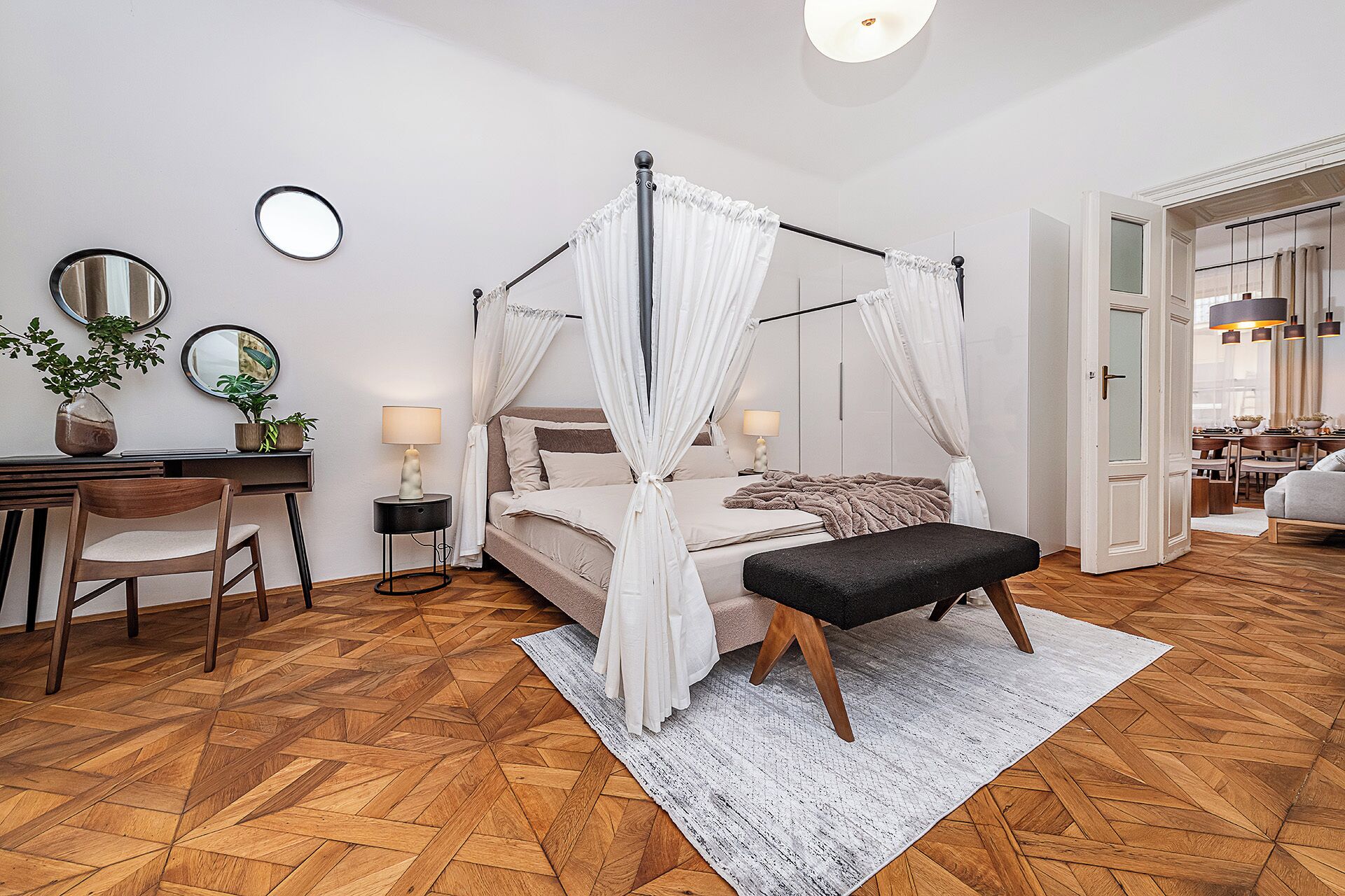 Iron/ironing board, Internet, bed sheets