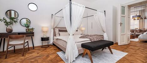 Fer et planche Ă repasser, accĂšs Internet, draps fournis