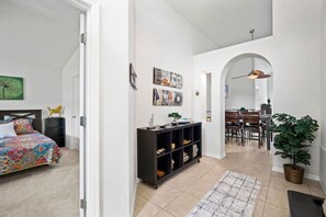4 Schlafzimmer, Schreibtisch, WLAN