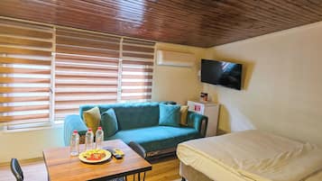 Family Quadruple Room | Iron/ironing board, free WiFi