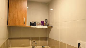 Standard Triple Room | Private kitchen