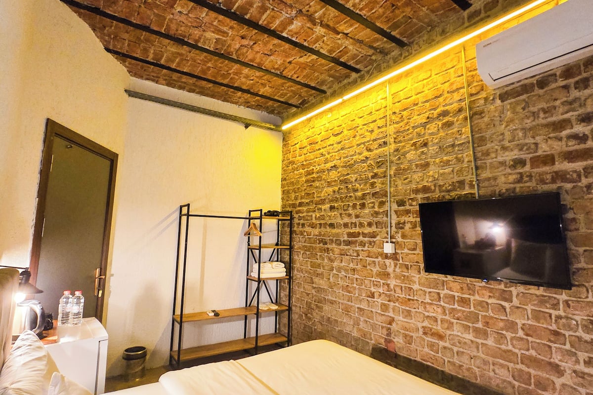 Tabla de planchar con plancha y wifi gratis