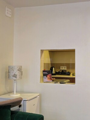 Standard Triple Room | Private kitchen - Karaköy Port House  (Istanbul)