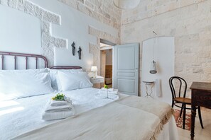Apartment, Patio, Poolside | In-room safe, blackout curtains, free WiFi, bed sheets - Borgo Altobello (Cisternino)