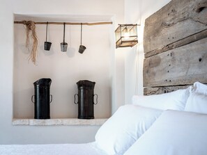Apartment, Courtyard Area | In-room safe, blackout drapes, free WiFi, bed sheets - Borgo Altobello (Cisternino)