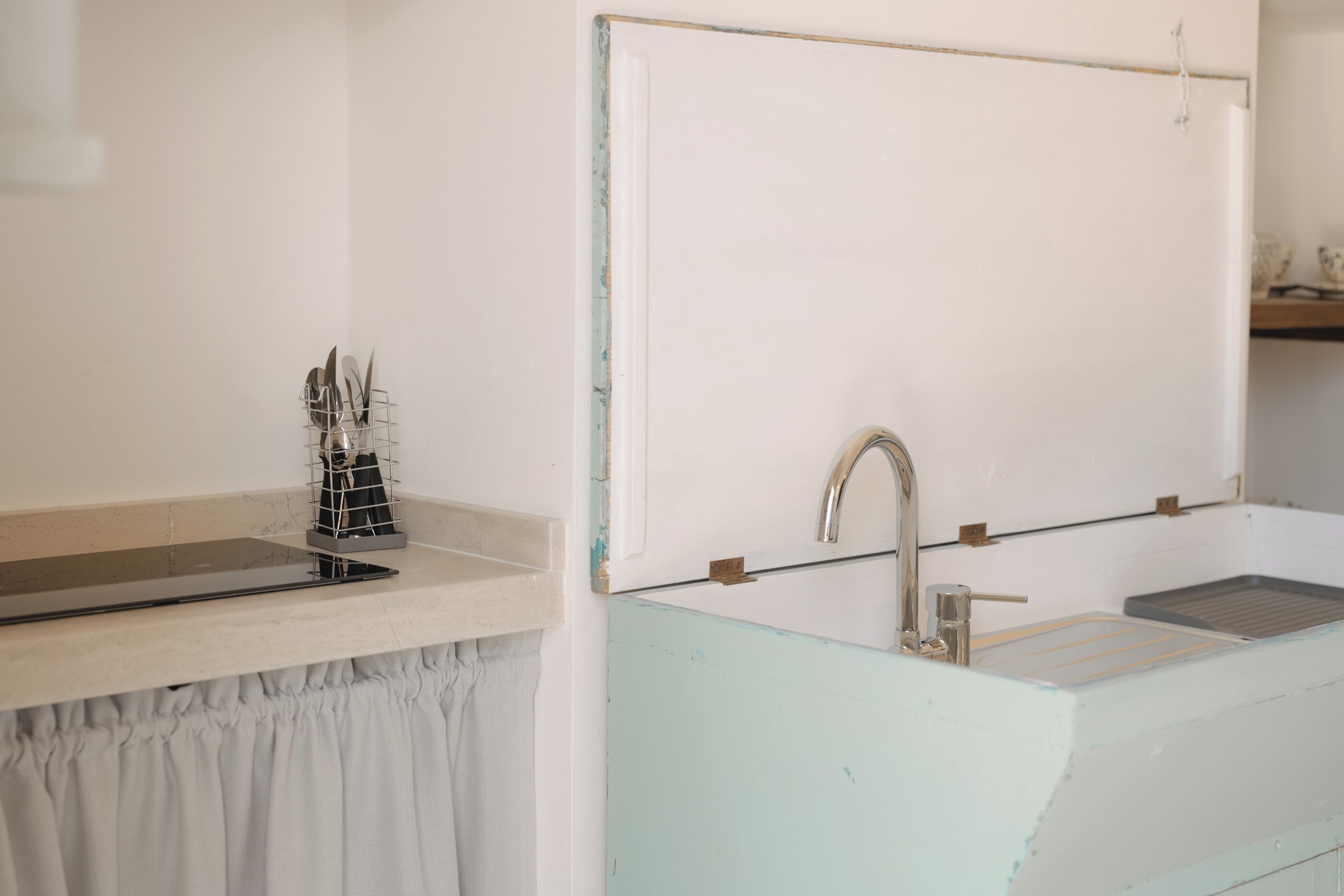 Double Room, Patio | In-room safe, blackout drapes, free WiFi, bed sheets