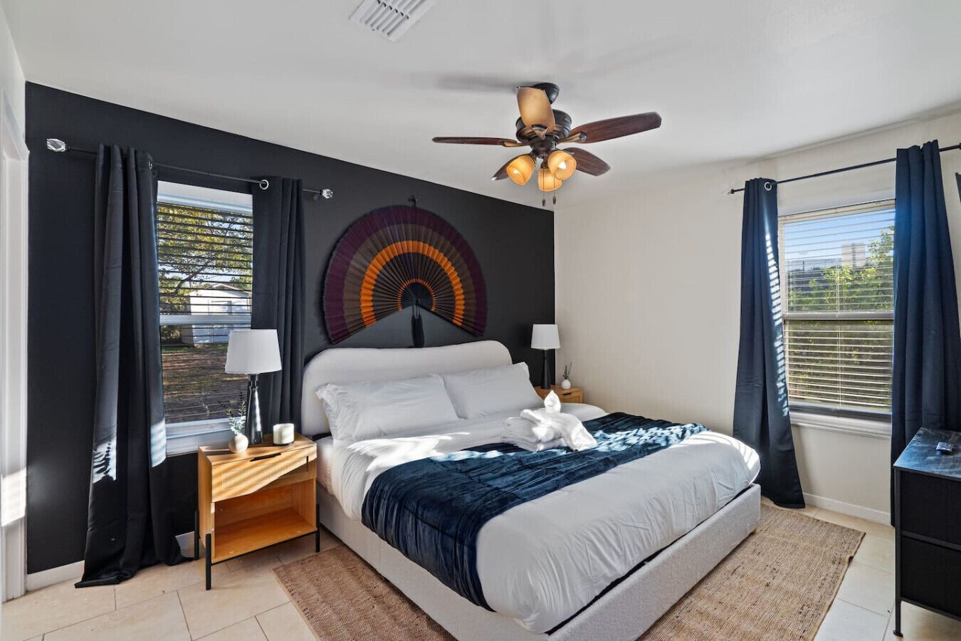 Skrivebord, strykejern/-brett, wi-fi og sengetøy