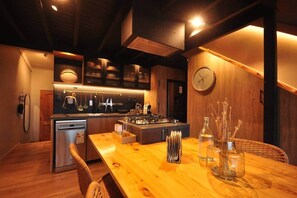 Dining - The Passenger -For families. 
Apt with amazing view in Cerro de la Cruz. (Punta Arenas)