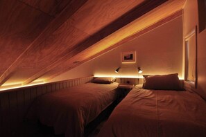 2 bedrooms, iron/ironing board, travel cot, free WiFi - The Passenger -For families. 
Apt with amazing view in Cerro de la Cruz. (Punta Arenas)