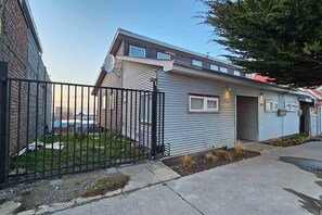 Exterior - The Passenger - Designer Apartment with Strait of Magellan view (Punta Arenas)