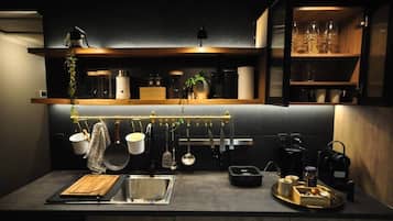 雪櫃、焗爐、爐具、洗碗機