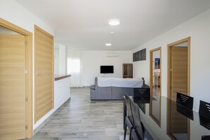 Interior - Holiday Home 'Reposo' with Private Pool, Wi-Fi and Air Conditioning (La Rinconada)