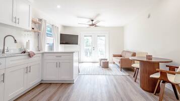 TV connectée, livres, médiathÚque, chaßne hi-fi