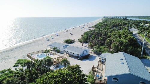 #7 Manasota Beach Access King Studio