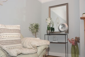 Interior - Palmers Green | Mon - Fri | Black Friday Deals (London)