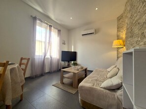 TV - La Perle Rémoise - Appartement paisible et cosy (Reims)