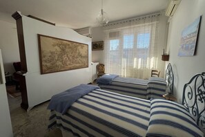 3 bedrooms, desk, travel cot - Quite in Florence near the city center (Firenze)