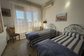 3 bedrooms, desk, travel cot - Quite in Florence near the city center (Firenze)