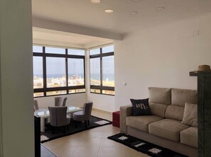 TV - Rooftop Sea View Apartment (Quarteira)