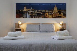 Room - Country House 'Villa Con Piscina Cerca De Sevilla' with Private Pool, Wi-Fi and Air Conditioning (Sevilla)