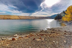 Beach - Meadowlark with beautiful Wallowa Lake views (Joseph)