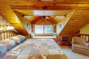 Iron/ironing board, free WiFi, bed sheets - The Treehouse lakefront– scenic family getaway (Joseph)