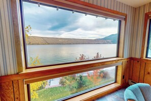 Interior - The Treehouse Lake Retreat – Warm, Scenic Family Getaway with Peaceful Views, Easy Wallowa Lake Access. 3 Story home! (Joseph)