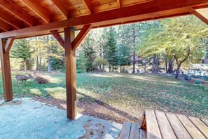 Terrace/patio - Riverview | Riverfront Wallowa Lake Retreat (Joseph)