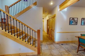Interior - Riverview | Riverfront Wallowa Lake Retreat (Joseph)
