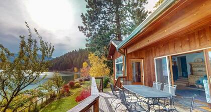 `Sunrise` formally Queens Court Wallowa lakefront