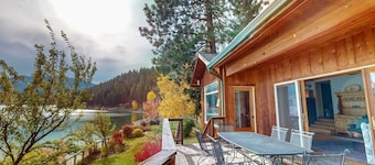 `Sunrise` formally Queens Court Wallowa lakefront