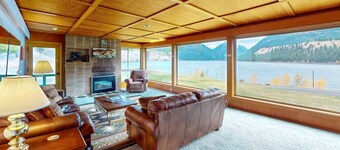 The View: stunning Wallowa Lake views!