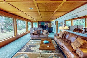 Smart TV, fireplace - The View: Aptly named for its stunning Wallowa Lake, this beautiful 3-bedroom, 2-bath home offers comfort, charm, and breathtaking scenery. No pets. (Joseph)