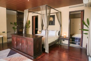 Room, 1 King Bed, Sea View | Desk, free WiFi - Villa Anugrah (Badung)