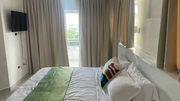 Deluxe Double or Twin Room | In-room safe, blackout drapes, soundproofing, free WiFi