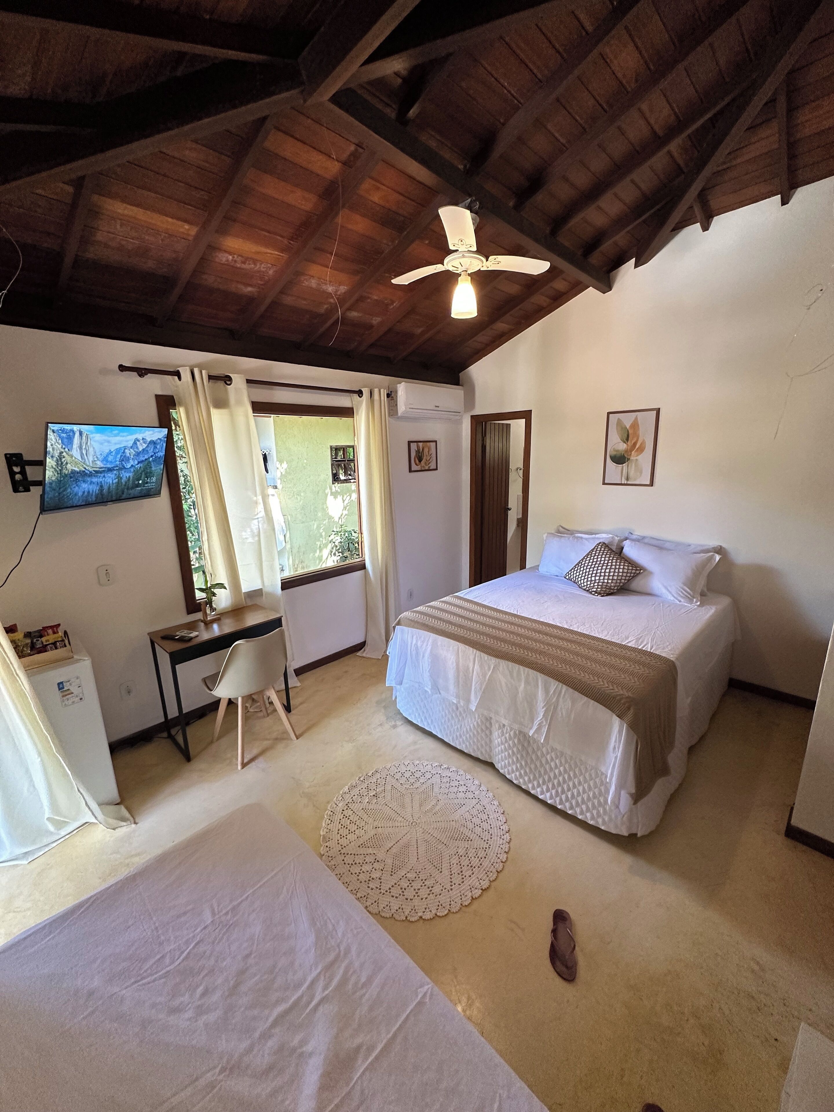 Cortinas blackout, tabla de planchar con plancha y wifi gratis 