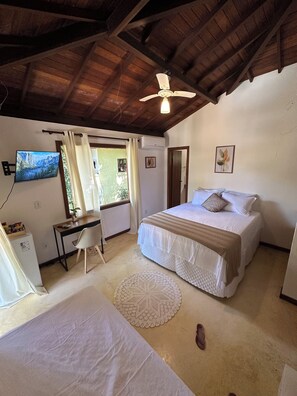 Luxury Triple Room, Garden View | Blackout drapes, iron/ironing board, free WiFi - Pousada ViniCarmel (Porto Seguro)