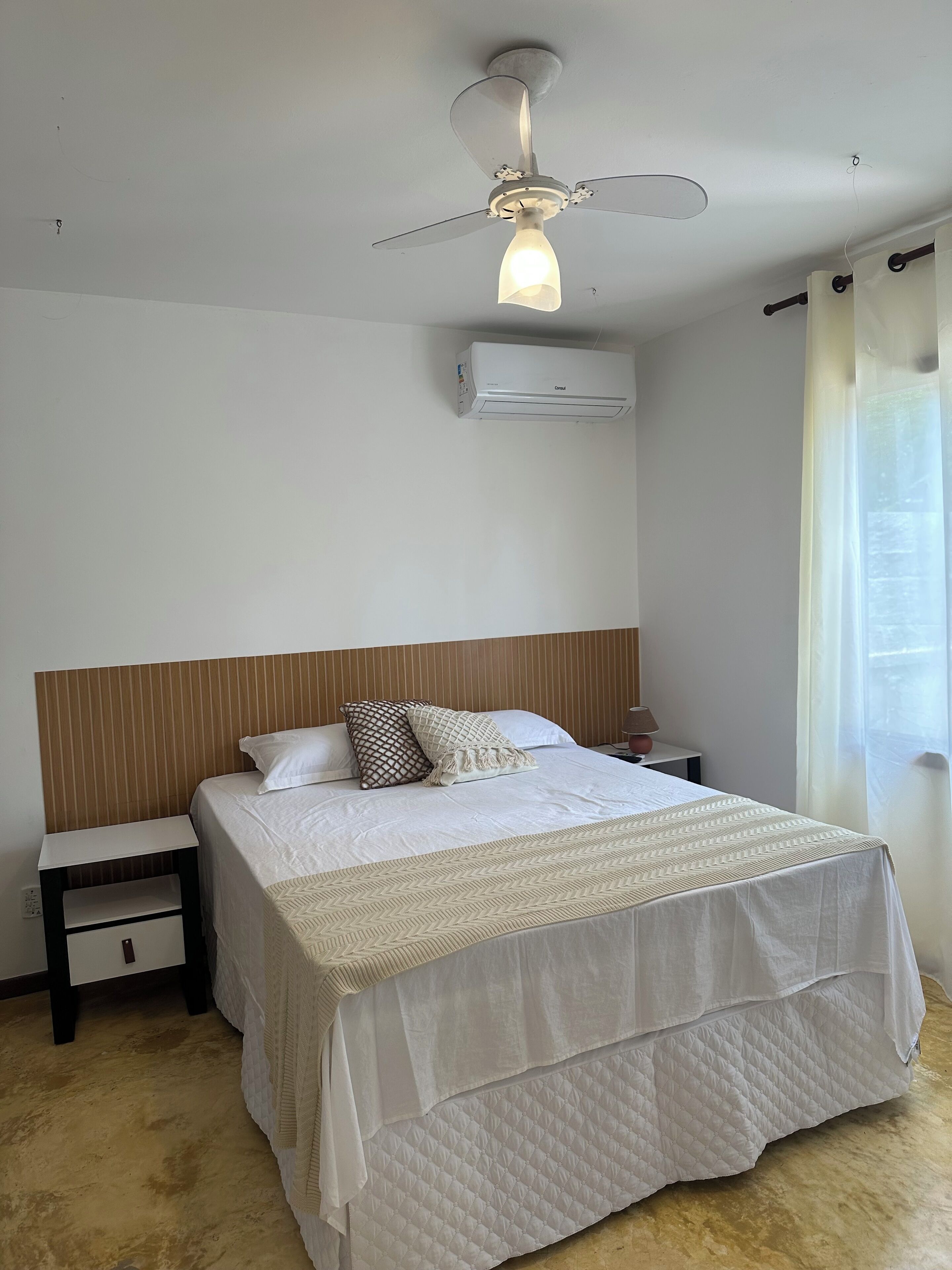 Deluxe Twin Room | Blackout drapes, iron/ironing board, free WiFi