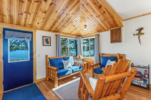 Waterfront Cabin On Full Rec Lake - Sleeps 6
