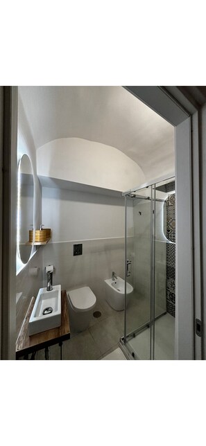 Hair dryer, towels, soap, shampoo - Perry's home Naples - historic center (Napoli)