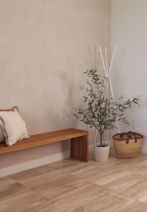 Interior - Luxury Seafront Apartment – Nitza 8, Netanya<br>A spacious 4-bedroom apartment (140 m²) with a direct, breathtaking view of the Mediterranean Sea.<br>Fully renovated in 2025 with attention to every detail:<br>Brand new beds with maximum comfort<br>Hi (Netanya)