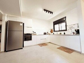 Private kitchen - Ramon Garden עם חדר ממד (Mitzpe Ramon)