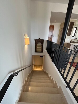 Caja de seguridad en la habitación 