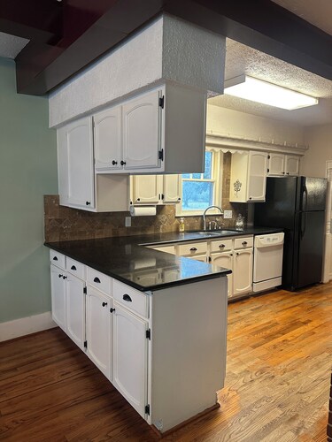 Circa 1894 home sleeps 8