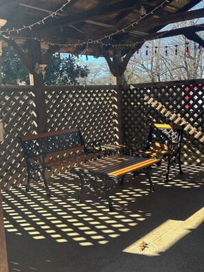 Terrace/patio - The Coffey House Circa 1894 Sleeps 8 (Springdale)