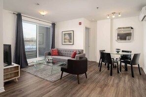 TV - Midtown *206* - Condo 2 bdr (Montreal)