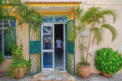 Haveton Hotel and Apartments 