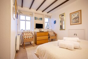 Fer et planche à repasser, Wi-Fi gratuit, draps fournis